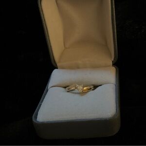 14k gold ring with heart shaped diamond